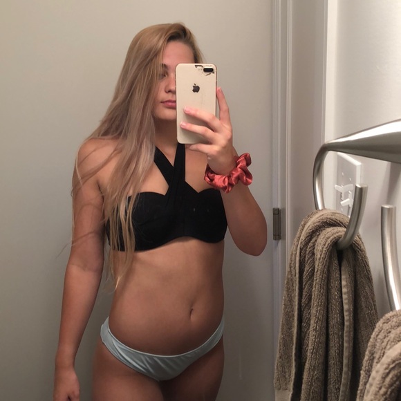 vs bikini set - Picture 3 of 3